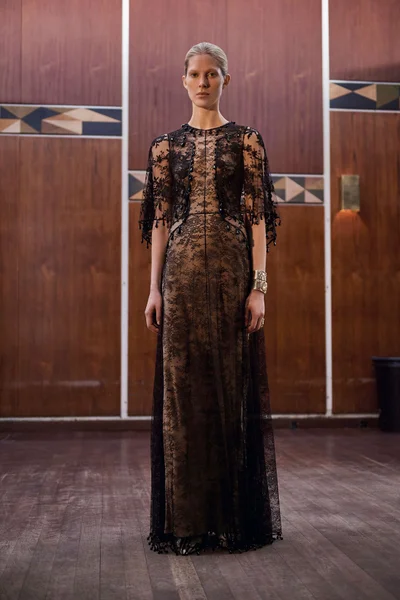 Look 10